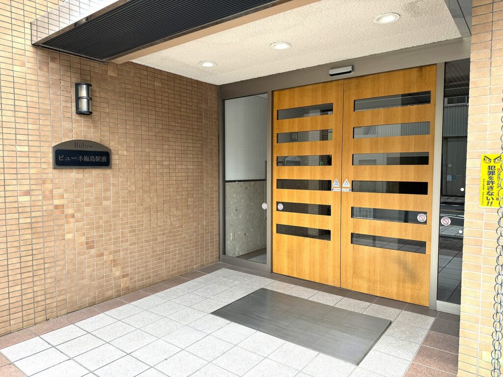 売却したマンションのエントランス（東京都足立区）